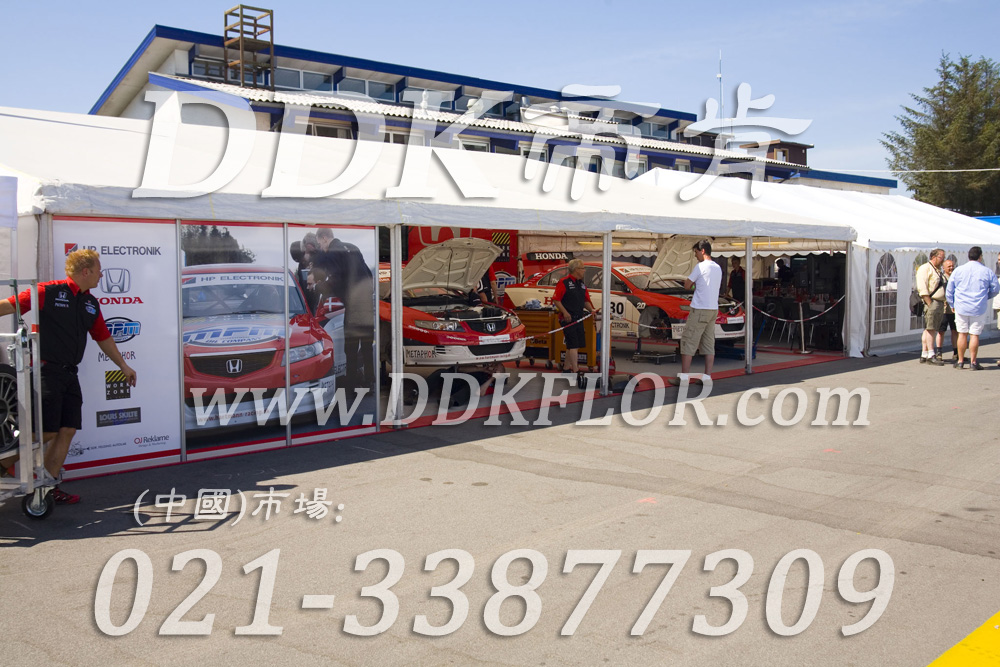 灰+紅（2）_本田汽車維修車間地板材料樣板圖片,帝肯(DDK)_7000_9979（維修車間地面材料）效果圖，移動篷房用地板,pe戶外地板,pp防滑墊,塑料拼接地板,塑料拼裝地板,室外拼接地墊,室外鏤空拼裝地板,拼接地板,拼接式地墊,拼裝地墊,拼接式防滑墊,拼裝地板,拼裝地膠,模塊拼接式門墊,PVC拼接地墊,維修車間地板,車展地膠,車庫地板,車庫地墊,車庫地膠,車用防滑墊,車展地板,停車場防滑墊