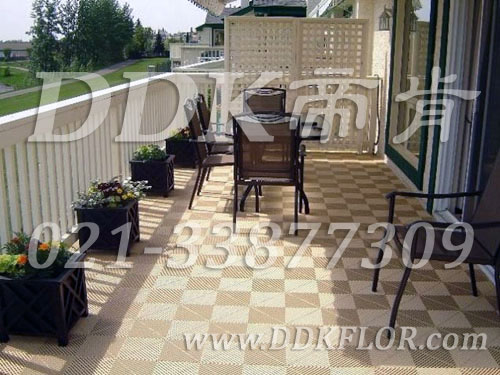 淡卡其色拼裝組合鋪地_露臺(tái)地磚樣板圖片,帝肯(DDK)_8100_T500（露天陽(yáng)臺(tái)地面材料）效果圖,別墅陽(yáng)臺(tái)地板,別墅陽(yáng)臺(tái)裝修,室外陽(yáng)臺(tái)地板,室外陽(yáng)臺(tái)磚,室外露臺(tái)地磚,室外露臺(tái)裝修,舞臺(tái)地板,陽(yáng)臺(tái)地板磚,陽(yáng)臺(tái)地磚裝修,陽(yáng)臺(tái)戶外地板,陽(yáng)臺(tái)拼裝地板,陽(yáng)臺(tái)裝修,露臺(tái)地板,露臺(tái)地磚,露臺(tái)地面裝修,露臺(tái)拼接地板,露臺(tái)花園裝修,露臺(tái)防滑地板,露臺(tái)防滑地磚,頂樓露臺(tái)裝修,室外生態(tài)地板,室外環(huán)保地板,室外防腐地板