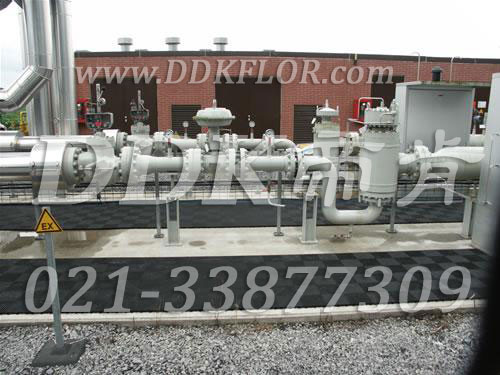 黑色(3)_組合安裝_平臺通道地面防滑材料樣板圖片,帝肯(DDK)_8100_9979(工廠地面材料)效果圖"" 黑色(3)_組合安裝_平臺通道地面防滑材料樣板圖片,帝肯(DDK)_8100_9979(工廠地面材料)效果圖,通道防滑墊,安全通道用地板,倉庫防潮地膠,地面防滑墊,塑膠防滑墊,塑膠防滑地墊,多功能移動地板,室外地墊,室外地板膠,室外拼接地墊,室外防滑墊,室外防滑透水墊,工業走道地墊,工業耐油地墊,拼接式地墊,拼接地板,抗壓地墊,抗壓地板,模塊地板,排水地板,排水地墊,柵格地墊,拼裝地膠,拼裝地板,拼裝地墊,拼接式防滑墊,排水防滑墊,漏水地墊,漏水地膠,漏水防滑墊,甲板防滑墊,疏水板,疏水地墊,疏水防滑墊,疏水墊,網格地板,網格地墊,網格塑料地板墊,網格防滑墊,網格塑料墊,網狀防滑墊,耐壓地板,走廊地毯,走道地墊,耐磨地墊,耐油防滑墊,耐油防滑地墊,耐油耐水地墊,防潮地板磚,防潮地板,防潮地墊,防滑隔水墊,防潮板,防滑拼墊,防滑塑料地墊,透水防滑塑膠地墊,透水地板膠墊,透水地墊,隔水地板,隔水材料,耐重壓地板,耐重壓地墊,耐酸堿防腐蝕膠墊,耐磨地板,耐酸堿膠墊,耐酸堿地墊,耐酸堿pvc地板膠,耐磨防滑地板,耐磨地膠