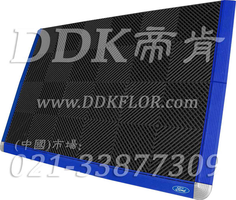 黑色+藍色框_工廠車間環境工業耐磨抗壓防滑地面材料（1）樣板圖片,帝肯(DDK)_8100_9979（工廠地面材料）效果圖,工廠車間地膠,維修車間地板,車間地墊,車間地板,車間地板磚,車間用地板膠,車間塑料防滑墊,車間地膠墊,車間防砸地板,車間防滑墊,車間防滑地墊,抗壓地板,抗壓地墊,耐壓地板,耐壓耐磨地毯,耐重壓地墊,防水地墊,透水地墊,透水地板膠墊,防水墊,防水地膠墊,防水防滑墊,防滑隔水墊,隔水地墊,隔水地板,隔水材料,疏水地墊,疏水板,疏水磚,疏水防滑墊,疏水防滑地墊,耐油耐水地墊,漏水防滑墊,漏水地膠,漏水地墊,疏水墊,排水地板,排水防滑墊,排水地墊,泄水型地板磚,pvc防水地墊,工業地墊,工業地板,工業地板膠,工業地磚,工業地膠,工廠走道地墊,工廠地墊,工業防滑墊,工業防滑地板,工業防滑地墊,工業走道地墊,工業耐油地墊,工業用格柵地墊,工廠用塑料地板,工廠地膠,工廠地板膠,工廠地板,工廠塑膠地板,pvc工業地板,廠房地板材料,廠房地膠,廠房防滑地膠,pvc承重地板,重型防滑耐油墊,塑料拼裝地板,塑料拼接地板,拼接式地墊,拼接地板,拼接式防滑墊,拼裝地墊,拼裝地板,拼裝地膠,防滑拼墊,耐酸堿地墊,耐酸堿防腐蝕膠墊,防酸堿地膠墊,網孔地墊,網格地板,網格防滑墊,網狀防滑墊,塑料網格扳,塑料網格防滑地墊,塑料防滑網格墊,防滑塑料網格