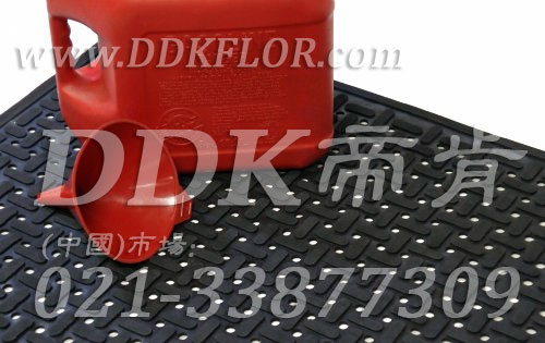 黑色（5）_車間地面防滑及保障安全和緩解站立疲勞的鋪地材料樣板圖片,帝肯(DDK)_4700_9979（車間地面防滑鋪墊材）效果圖,工業抗疲勞地墊,工業抗疲勞防滑墊,抗疲勞地毯,抗疲勞墊,抗疲勞腳墊,經濟型抗疲勞地墊,疏水型抗疲勞地墊,防疲勞地墊,防疲勞腳墊,防疲勞墊,防疲勞地膠,防疲勞地毯,廠房防滑地膠,地面防滑墊,安全防滑墊,多孔防滑地墊,工業防滑地墊,工業防滑地毯,工業防滑墊,工廠防滑地墊,工廠防滑墊,帶孔防滑墊,排水地墊,橡膠防滑地墊,橡膠防滑地毯,橡膠防滑墊,流水線地墊,漏水防滑墊,漏水橡膠墊,疏水防滑地墊,疏水防滑墊,耐油防滑地墊,耐油防滑墊,車間地毯,車間防滑地墊,車間防滑墊,重型防滑耐油墊,防滑膠墊,防滑腳墊,防滑地毯,防滑橡膠墊,防滑橡膠地墊,工業地墊,工業地毯,工業地膠,工業耐油地墊,工業走道地墊,工廠地墊,工廠地板膠,工廠地毯,工廠地膠,工廠用橡膠地墊,工廠走道地墊,耐油工業橡膠墊,耐油地墊,工廠車間地膠,車間地墊,車間地膠墊,車間地面膠皮,車間塑料防滑墊