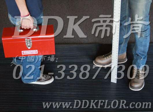 卷材黑色(17)_工廠車間用防滑耐磨地毯樣板圖片,帝肯(DDK)_S450_9979(工業車間地面防滑材料)效果圖 卷材黑色(17)_工廠車間用防滑耐磨地毯樣板圖片,帝肯(DDK)_S450_9979(工業車間地面防滑材料)效果圖,廠房地毯,廠房地膠,過道地毯,過道地墊,過道防滑墊,工廠車間地板革,維修車間地板,車間地墊,車間地毯,車間地膠墊,車間地面膠皮,車間塑料防滑墊,車間用地板膠,車間防滑地墊,車間防滑墊,車間防砸地板,工廠車間地膠,工業地毯,工業地膠,工業塑料地毯,工業地墊,工業地板膠,工業地板革,工業耐油地墊,工業走道地墊,工業防滑地毯,工業防滑墊,工廠地墊,工廠地毯,工廠地膠,工廠走道地墊,工業抗疲勞防滑墊,走道地墊,走道地毯,走道墊,塑料防滑地毯,橡膠地毯,耐壓耐磨地毯,走廊地毯,防滑地毯,防污地毯,防滑毯,防水地毯,防噪聲地毯,通道地毯,經濟型抗疲勞地墊,抗疲勞腳墊,抗疲勞地毯,防疲勞地膠,防疲勞地毯,耐磨地膠,工廠用橡膠地墊,工廠防滑地墊,工廠防滑墊,pvc防滑地毯,pvc防滑地膠,PVC地毯,pvc地膠,pvc塑料地毯,pvc塑膠地毯,流水線地墊
