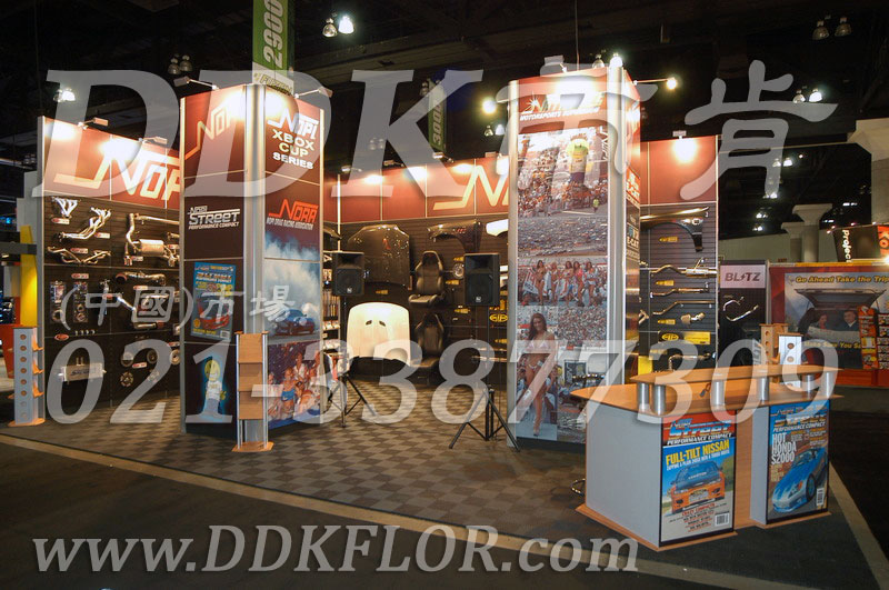 深灰組合安裝(27)_展覽展銷會展臺區(qū)地面地板鋪裝材料樣板圖片,帝肯(DDK)_8100_680(展覽地面地板材料)效果圖, 深灰組合安裝(27)_展覽展銷會展臺區(qū)地面地板鋪裝材料樣板圖片,帝肯(DDK)_8100_680(展覽地面地板材料)效果圖,會展地板,可拼接展會塑膠地板,展會地板,展會地膠,展廳塑料格柵,展廳展車地墊,展臺地板,展銷會專用地板