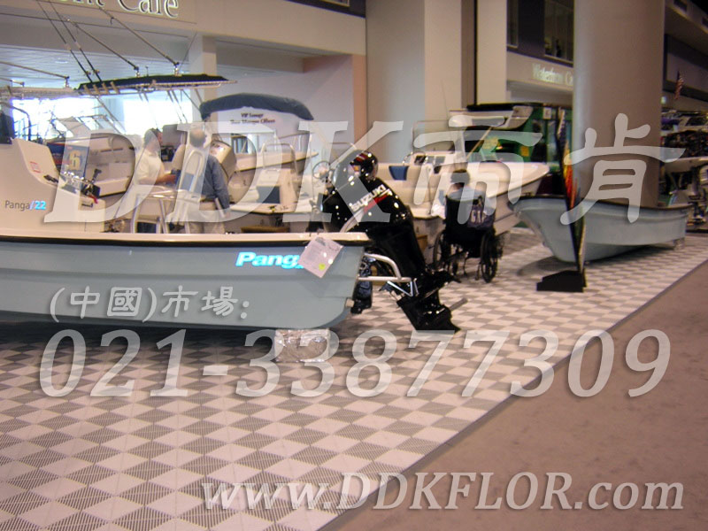 淺灰組合安裝(28)_游艇展覽展銷會展臺區地面地板鋪裝材料樣板圖片,帝肯(DDK)_8100_680(展覽地面地板材料)效果圖, 淺灰組合安裝(28)_游艇展覽展銷會展臺區地面地板鋪裝材料樣板圖片,帝肯(DDK)_8100_680(展覽地面地板材料)效果圖,會展地板,可拼接展會塑膠地板,展會地板,展會地膠,展廳塑料格柵,展廳展車地墊,展臺地板,展銷會專用地板