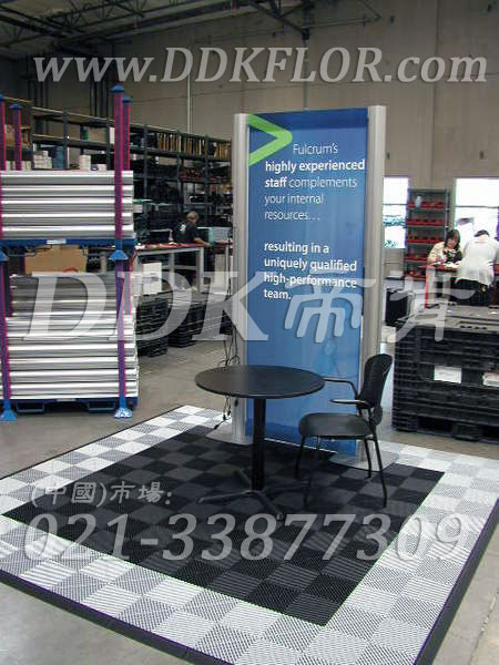 淺灰組合安裝(32)_展覽展銷會活動接待區地面地板鋪裝材料樣板圖片,帝肯(DDK)_8100_680(展覽地面地板材料)效果圖, 淺灰組合安裝(32)_展覽展銷會活動接待區地面地板鋪裝材料樣板圖片,帝肯(DDK)_8100_680(展覽地面地板材料)效果圖,會展地板,可拼接展會塑膠地板,展會地板,展會地膠,展廳塑料格柵,展廳展車地墊,展臺地板,展銷會專用地板