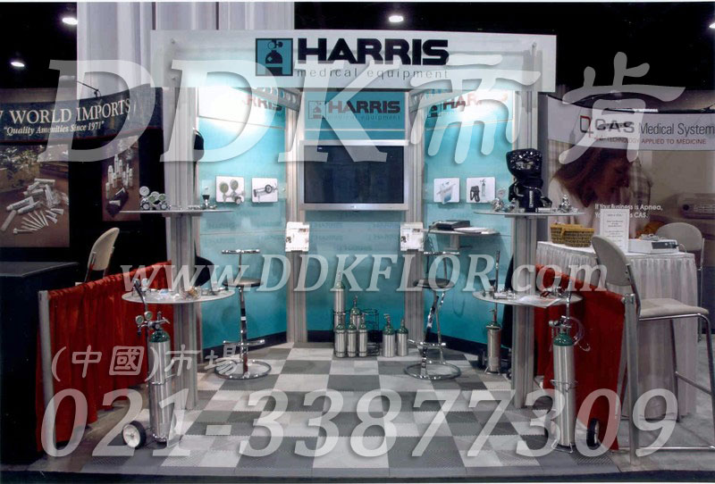 淺灰組合安裝(33)_展覽展銷會活動接待區地面地板鋪裝材料樣板圖片,帝肯(DDK)_8100_680(展覽地面地板材料)效果圖, 淺灰組合安裝(33)_展覽展銷會活動接待區地面地板鋪裝材料樣板圖片,帝肯(DDK)_8100_680(展覽地面地板材料)效果圖,會展地板,可拼接展會塑膠地板,展會地板,展會地膠,展廳塑料格柵,展廳展車地墊,展臺地板,展銷會專用地板