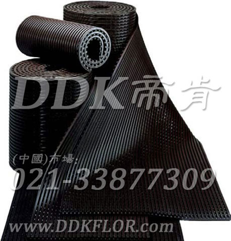 黑色通底型豎條紋防滑毯（4）樣板圖片,帝肯(DDK)_1900（Comfort|康福特）效果圖，pvc防水地墊,pvc防滑卷材,z字型疏水墊,室外防水地板,塑膠透水地板,排水地墊,排水地板,排水防滑墊,泄水型地板磚,漏水地墊,漏水地膠,漏水橡膠墊,漏水防滑墊,疏水板,疏水墊,疏水型抗疲勞地墊,疏水地墊,疏水地席,疏水地毯,疏水防滑墊,疏水防滑地墊,疏水磚,耐油耐水地墊,透水地墊,透水地板膠墊,防水地墊,防水地毯,防水地膠墊,防水墊,防水防滑墊,防滑隔水墊,隔水地墊,隔水地板,隔水材料,工業耐油地墊,耐油地墊,耐油工業橡膠墊,耐油橡膠地墊,耐油膠墊,耐油橡膠墊,耐油防滑地墊,耐油防滑墊,重型防滑耐油墊,防油地墊,防油防滑墊,塑料防滑網格墊,塑料網格扳,塑料網格防滑地墊,工業用格柵地墊,柵格地墊,網格地墊,網格塑料地板墊,網格塑料墊,網格防滑墊,網格地板,防滑塑料網格,網孔地墊,網眼防滑,網狀防滑墊,網狀地毯