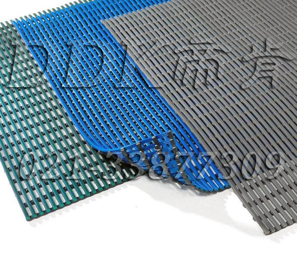 黑色通底型防滑防疲勞毯（9）樣板圖片,帝肯(DDK)_1900（Comfort|康福特）效果圖，pvc防水地墊,pvc防滑卷材,z字型疏水墊,室外防水地板,塑膠透水地板,排水地墊,排水地板,排水防滑墊,泄水型地板磚,漏水地墊,漏水地膠,漏水橡膠墊,漏水防滑墊,疏水板,疏水墊,疏水型抗疲勞地墊,疏水地墊,疏水地席,疏水地毯,疏水防滑墊,疏水防滑地墊,疏水磚,耐油耐水地墊,透水地墊,透水地板膠墊,防水地墊,防水地毯,防水地膠墊,防水墊,防水防滑墊,防滑隔水墊,隔水地墊,隔水地板,隔水材料,工業耐油地墊,耐油地墊,耐油工業橡膠墊,耐油橡膠地墊,耐油膠墊,耐油橡膠墊,耐油防滑地墊,耐油防滑墊,重型防滑耐油墊,防油地墊,防油防滑墊,塑料防滑網格墊,塑料網格扳,塑料網格防滑地墊,工業用格柵地墊,柵格地墊,網格地墊,網格塑料地板墊,網格塑料墊,網格防滑墊,網格地板,防滑塑料網格,網孔地墊,網眼防滑,網狀防滑墊,網狀地毯