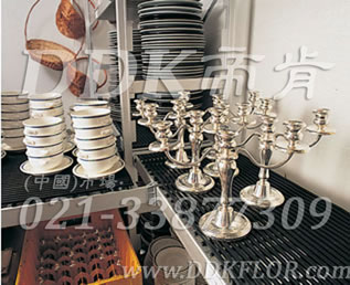 黑灰色_廚房器皿間層架防滑防護直紋網格毯（6）樣板圖片,帝肯(DDK)_1900_798（食堂餐廳廚房防滑材料）效果圖，臺墊,廚房地墊,廚房地毯,廚房地膠,廚房防滑地墊,廚房防滑地毯,廚房防滑地磚,廚房防滑墊,后廚用輸水墊,餐廳廚房專用地毯,餐廳防滑地墊,食堂專用防滑地毯,食堂用防滑地墊,食堂防滑墊,