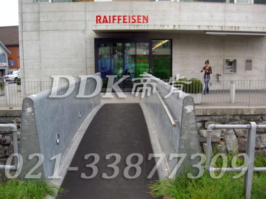 黑色_無味環(huán)保橡膠材質(zhì)_橋面通道地面防滑材料(1)樣板圖片,帝肯(DDK)_S350_660(室外地面地毯材料)效果圖 黑色_無味環(huán)保橡膠材質(zhì)_橋面通道地面防滑材料(1)樣板圖片,帝肯(DDK)_S350_660(室外地面地毯材料)效果圖,天橋防滑墊,戶外地墊,戶外地毯,戶外地膠,戶外塑膠地毯,戶外綠色地毯,戶外防滑墊,室外地墊,室外地板革,室外地毯,室外地膠,室外塑料地毯,室外防滑地墊,室外防滑地毯,室外防滑墊