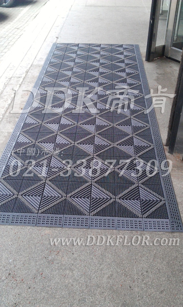 高級商用進門腳墊（7）_經典商務灰色樣板圖片,帝肯(DDK)_900_9000（LOTO|力拓）效果圖,三合一門口毯,三合一門墊,刮泥門墊,塑料門墊,大門腳墊,塑膠門墊,嵌入式門墊,廣告門墊,模塊拼接式門墊,橡膠門墊,腳墊門墊,自動門地墊,進門地墊,進門腳墊,門前地墊,門前墊,門前毯,門前腳墊,門廳地墊,門廳地毯,門廳腳墊,門廳除塵地墊,門口地墊,門口地毯,門口地面除塵刷,門口腳墊,門口腳踏墊,門口防塵地墊,門墊地毯,門墊地墊,門墊,門口除塵地墊,門口防滑墊,門口防滑地膠,門口防滑地墊,門口防塵墊,門口防塵地毯,防滑門墊,除塵門墊,除雪門墊,防塵門墊,pvc拼接式除塵墊,三合一防塵地墊,三合一防塵墊,三合一除塵墊,入口防塵地墊,刮泥除塵地墊,吸水吸塵地墊,防塵地墊,防塵地毯,防塵地膠墊,防塵墊,防塵防污地墊,防塵防滑地墊,除塵地墊,防滑除塵地墊,除塵腳墊,除塵墊,除塵地膠,除塵地毯,刮泥地墊,入口防水地墊,入口防滑墊,出入口地墊,PVC拼接地墊,室外拼接地墊,拼裝地墊,拼接式防滑墊,拼接式地墊,拼裝地膠,組合式地墊,模塊地墊