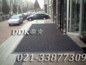 高級商用進門腳墊（18）樣板圖片,帝肯(DDK)_900_9000（LOTO|力拓）效果圖,三合一門口毯,三合一門墊,刮泥門墊,塑料門墊,大門腳墊,塑膠門墊,嵌入式門墊,廣告門墊,模塊拼接式門墊,橡膠門墊,腳墊門墊,自動門地墊,進門地墊,進門腳墊,門前地墊,門前墊,門前毯,門前腳墊,門廳地墊,門廳地毯,門廳腳墊,門廳除塵地墊,門口地墊,門口地毯,門口地面除塵刷,門口腳墊,門口腳踏墊,門口防塵地墊,門墊地毯,門墊地墊,門墊,門口除塵地墊,門口防滑墊,門口防滑地膠,門口防滑地墊,門口防塵墊,門口防塵地毯,防滑門墊,除塵門墊,除雪門墊,防塵門墊,pvc拼接式除塵墊,三合一防塵地墊,三合一防塵墊,三合一除塵墊,入口防塵地墊,刮泥除塵地墊,吸水吸塵地墊,防塵地墊,防塵地毯,防塵地膠墊,防塵墊,防塵防污地墊,防塵防滑地墊,除塵地墊,防滑除塵地墊,除塵腳墊,除塵墊,除塵地膠,除塵地毯,刮泥地墊,入口防水地墊,入口防滑墊,出入口地墊,PVC拼接地墊,室外拼接地墊,拼裝地墊,拼接式防滑墊,拼接式地墊,拼裝地膠,組合式地墊,模塊地墊