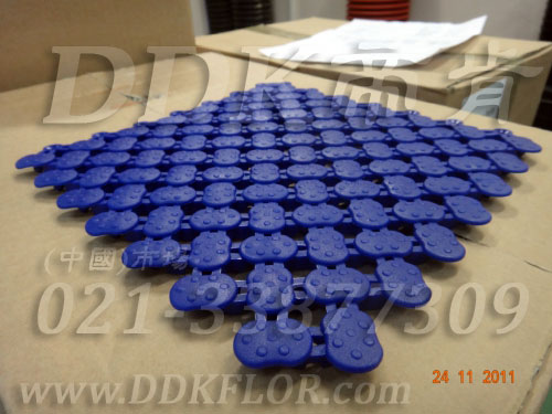 牛津藍色_橢圓表面_互扣式網孔防滑地膠(1)樣板圖片,帝肯(DDK)_8200(ODL|達喜)效果圖 牛津藍色_橢圓表面_互扣式網孔防滑地膠(1)樣板圖片,帝肯(DDK)_8200(ODL|達喜)效果圖,工業用格柵地墊,浴室pvc格柵地板,柵格地墊,排水地墊,pvc防水地墊,塑膠透水地板,衛生間地板隔水墊,衛生間地墊,衛浴防滑墊,衛生間防水地墊,衛生間防滑地墊,衛生間防滑墊,衛生間地膠,漏水地墊,漏水地膠,排水防滑墊,排水地板,疏水墊,疏水板,疏水磚,疏水防滑地墊,疏水防滑墊,耐油耐水地墊,漏水防滑墊,疏水地墊,疏水地毯,疏水地席,浴室防滑疏水磚,透水地墊,透水地板膠墊,透水防滑塑膠地墊,防水地墊,防水地毯,防水地膠墊,防水墊,防水防滑墊,防滑隔水墊,隔水地墊,隔水地板,隔水材料,泄水型地板磚,PVC拼接地墊,塑料拼接地板,拼接式防滑墊,拼接式地墊,拼裝地墊,拼裝地膠,防滑拼墊,泳池地膠,泳池防滑地墊,泳池防滑地毯,洗手間地墊,洗手間防滑地毯,洗手間防滑墊,洗浴防滑墊,洗澡間防滑墊,游泳池地墊,游泳池防滑地膠,游泳池防滑墊,游泳館防滑墊,浴池防滑地墊,浴池防滑墊,浴室防滑地墊,浴室防滑地磚,浴室防滑地膠,浴室防滑墊,浴室地墊,浴室地板,浴室地板磚,浴室地毯,浴室地磚,浴室墊,淋浴房防滑墊