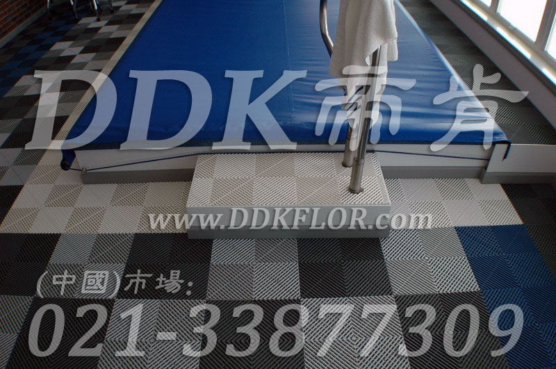 灰白加藍色相拼紋_洗浴桑拿按摩房地面防滑地板材料(13)樣板圖片,帝肯(DDK)_8100_337(疏水型衛生間浴室防滑地磚材料) 效果圖 灰白加藍色相拼紋_洗浴桑拿按摩房地面防滑地板材料(13)樣板圖片,帝肯(DDK)_8100_337(疏水型衛生間浴室防滑地磚材料) 效果圖,衛浴防滑墊,衛生間地墊,衛生間地板隔水墊,衛生間地膠,衛生間塑料地板,衛生間防水地墊,衛生間防水墊,衛生間防滑地墊,衛生間防滑地毯,衛生間防滑墊,浴室pvc格柵地板,浴室地墊,浴室地板,浴室地板磚,洗手間防滑墊,洗手間地墊,洗手間防滑地毯,洗浴防滑墊,洗澡間防滑墊,浴室地毯,浴室地磚,浴室地膠,浴室墊,浴池防滑墊,浴池防滑地墊,浴室防滑疏水磚,浴室防滑墊,浴室防滑地膠,浴室防滑地板,浴室防滑地墊,淋浴房防滑墊,公共衛生間塑料地毯,廁所防滑墊,桑拿地板