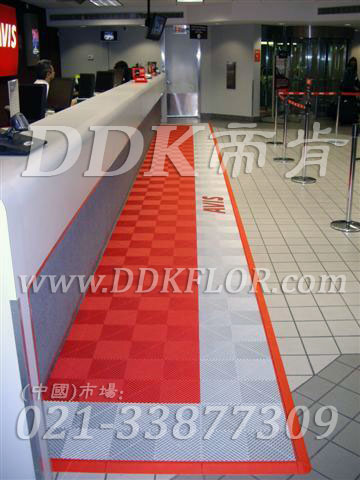 健身會(huì)所前臺(tái)接待區(qū)地面防滑鋪裝材料_紅加白組合（1）樣板圖片,帝肯(DDK)_8100_3020（地下室健身房地面地板材料）效果圖,運(yùn)動(dòng)地墊,運(yùn)動(dòng)地板,運(yùn)動(dòng)地膠,健身房pvc塑膠地板,健身房地墊,健身房地板,健身房地板膠,健身房地毯,健身房地膠,健身房橡膠地板,健身房防震地墊