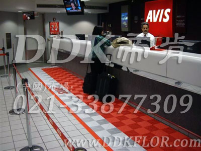 健身會(huì)所前臺(tái)接待區(qū)地面防滑鋪裝材料（5）_紅加白組合樣板圖片,帝肯(DDK)_8100_3020（地下室健身房地面地板材料）效果圖,健身房pvc塑膠地板,健身房地墊,健身房地板,健身房地板膠,健身房地毯,健身房地膠,健身房橡膠地板,健身房防震地墊,運(yùn)動(dòng)地墊,運(yùn)動(dòng)地板,運(yùn)動(dòng)地膠