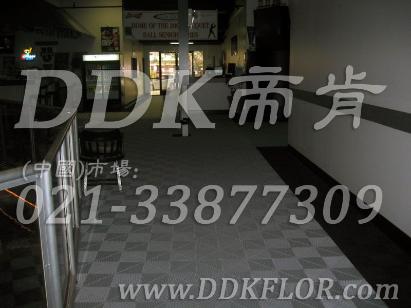 健身會(huì)所通道地面防滑耐磨鋪裝材料（7）_灰白組合樣板圖片,帝肯(DDK)_8100_3020（地下室健身房地面地板材料）效果圖,健身房pvc塑膠地板,健身房地墊,健身房地板,健身房地板膠,健身房地毯,健身房地膠,健身房橡膠地板,健身房防震地墊,運(yùn)動(dòng)地墊,運(yùn)動(dòng)地板,運(yùn)動(dòng)地膠