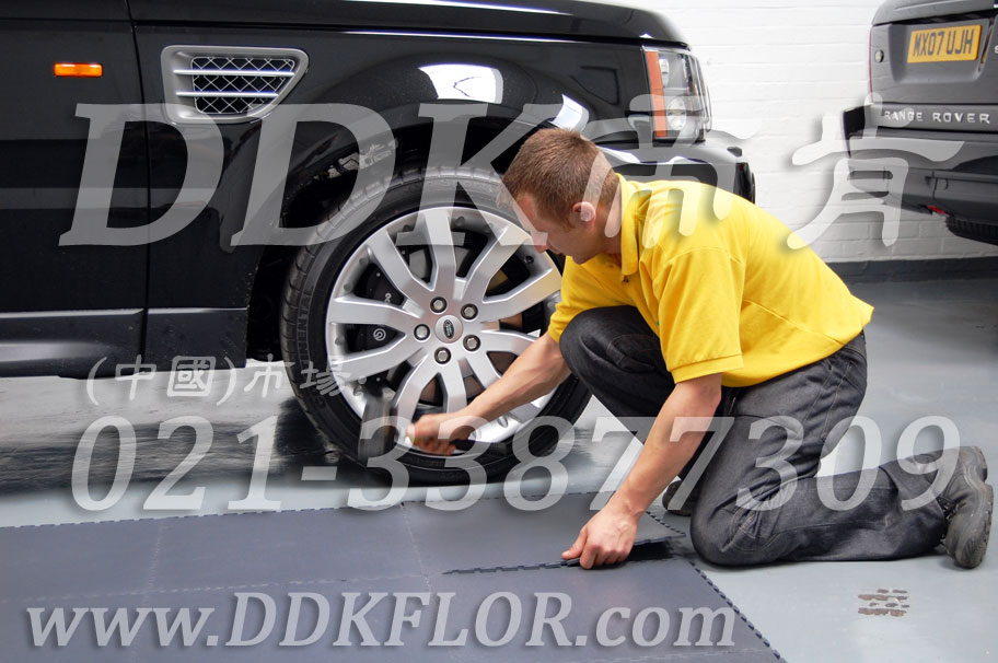 私家車庫裝修車庫地坪地面材料(12)_灰色平紋防滑表面車庫地板樣板圖片,帝肯(DDK)_2000_C618(地下車庫地面材料)效果圖 私家車庫裝修車庫地坪地面材料(12)_灰色平紋防滑表面車庫地板樣板圖片,帝肯(DDK)_2000_C618(地下車庫地面材料)效果圖,別墅私家車庫裝修,車庫pvc地板,車庫地坪,車庫地墊,車庫地板,車庫地膠,車庫塑料地毯,車庫塑膠地板,車庫防滑墊,停車場防滑墊