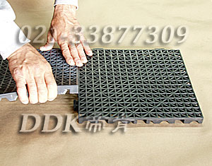 灰色_加厚鏤空防滑墊材30*30cm樣板圖片,帝肯(DDK)_8300(SMX|世勁)效果圖 灰色_加厚鏤空防滑墊材30*30cm樣板圖片,帝肯(DDK)_8300(SMX|世勁)效果圖,塑料防滑網格墊,塑料網格防滑地墊,塑料網格扳,網格塑料墊,網格地墊,網格地板,網格防滑墊,網格塑料地板墊,防滑塑料網格,網孔地墊,室外拼接地墊,拼裝地墊,拼接式地墊,拼接式防滑墊,防滑拼墊,PVC拼接地墊,室外鏤空拼裝地板,籃球場地拼裝地板,漏水防滑墊,漏水地膠,漏水地墊,漏水橡膠墊,透水地墊,防水地墊,防水地毯,防水墊,防水地膠墊,防水防滑墊,隔水地墊,隔水地板,隔水材料,耐油耐水地墊,疏水墊,疏水性材料,疏水磚,疏水防滑地墊,疏水防滑墊,疏水板,塑料膠墊,pvc防水地墊,z字型疏水墊,衛生間防水地墊,衛生間防水墊,衛生間地板隔水墊,排水地墊,排水地板,排水防滑墊,泄水型地板磚,透水防滑塑膠地墊,防滑隔水墊,防潮地墊,pvc防滑地膠,PVC防滑墊,pvc地墊,pvc地膠