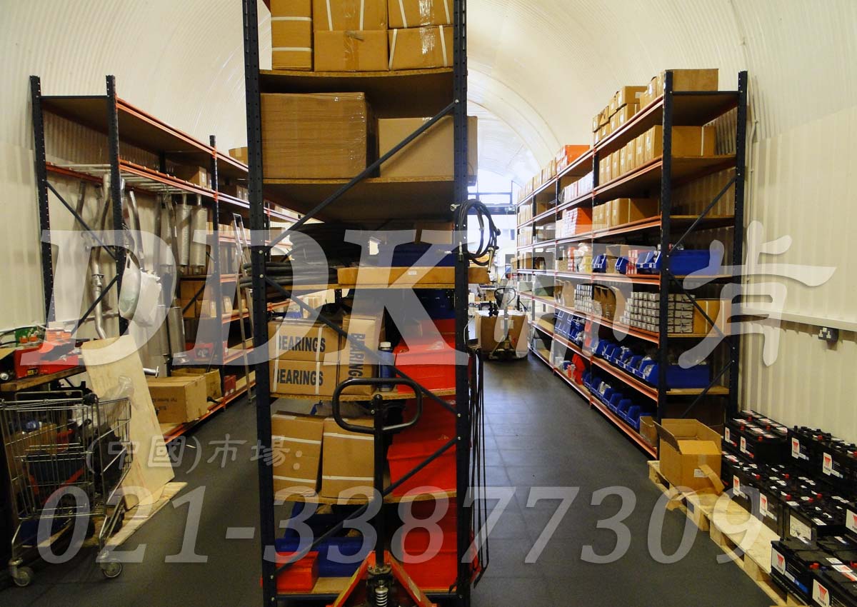 工廠倉儲庫房地面鋪裝實景_耐磨耐壓灰色拼裝塑化地板材料效果圖樣板圖片,帝肯(DDK)_2000_7850（倉庫及庫房地面耐磨材料）效果圖，庫房塑膠地板,庫房地膠墊,庫房地磚,庫房地板