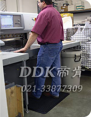 儀表操作臺工人站立防止疲勞用鋪設地墊圖例_單立人球形防滑凸起表面黑色耐用型抗疲勞地墊樣板圖片,帝肯(DDK)_FX510（Ergo|無限）效果圖，工業抗疲勞地墊,工業抗疲勞防滑墊,抗疲勞墊,抗疲勞腳墊,經濟型抗疲勞地墊,防疲勞地墊,防疲勞腳墊,防疲勞墊,防疲勞地膠