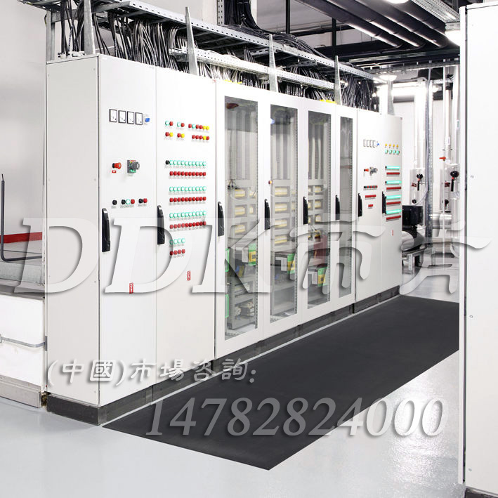 黑色配電房站立防滑毯樣板圖片,帝肯(DDK)_S350_9979(車間過道地面材料)效果圖 黑色配電房站立防滑毯樣板圖片,帝肯(DDK)_S350_9979(車間過道地面材料)效果圖,橡膠地毯,橡膠防滑地毯,工廠防滑墊