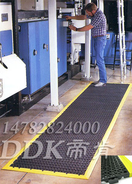 【防油膠墊】車間機床旁走道防滑耐油膠墊鋪裝樣板圖片,帝肯(DDK)_8300_9979(防水防油型車間地面防滑材料)效果圖 【防油膠墊】車間機床旁走道防滑耐油膠墊鋪裝樣板圖片,帝肯(DDK)_8300_9979(防水防油型車間地面防滑材料)效果圖,工業耐油地墊,耐油膠墊,耐油地墊,耐油工業橡膠墊,耐油橡膠地墊,耐油橡膠墊,耐油耐水地墊,耐油防滑地墊,耐油防滑墊,重型防滑耐油墊,防油地墊,防油防滑墊,PVC防滑墊,塑料網格防滑地墊,塑膠防滑地墊,塑料防滑墊,工廠防滑地墊,工業防滑墊,工廠防滑墊,地面防滑墊,廠房防滑地膠,車間地墊,車間地膠墊,車間塑料防滑墊,車間防滑墊,車間防滑地墊,防滑膠墊,防滑拼墊,防滑塑料地墊,透水防滑塑膠地墊