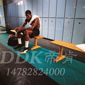 【更衣室防滑墊/更衣室防滑地毯】健身房衣帽間地面用更衣室防滑墊/更衣室防滑地毯樣板圖片,帝肯(DDK)_8800_337（浴室地面瓷磚防滑材料）效果圖,更衣間防滑地墊,洗浴防滑墊,浴室pvc格柵地板,浴室地墊,浴室地板,浴室地板磚,浴室地毯,浴室地磚,浴室地膠,浴室墊,浴室防滑地墊,浴室防滑地板,浴室防滑地磚,浴室防滑地膠,浴室防滑墊,浴室防滑疏水磚,浴池防滑地墊,浴池防滑墊,淋浴房防滑墊,衛浴防滑墊,桑拿地板