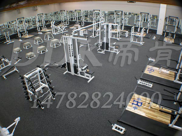 健身房適合鋪什么材質(zhì)的地板？樣板圖片,帝肯(DDK)_S3020_P500（Niki|耐柯）效果圖，健身房地板,健身房橡膠地板