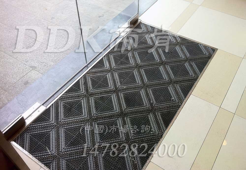 室內(nèi)外出入口防滑墊全草尖灰色 酒店商場進(jìn)門大門刮泥地墊 塑料除塵腳墊 室內(nèi)外出入口防滑墊全草尖灰色 酒店商場進(jìn)門大門刮泥地墊 塑料除塵腳墊,三合一防塵地墊,三合一門墊,三合一門口毯,三合一模塊地墊,三合一地墊,三合一地架,三合一防塵墊,三合一除塵墊