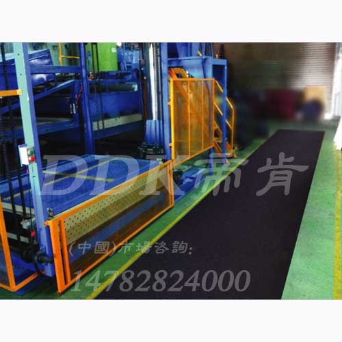 超強防滑耐油墊地毯黑色 0.9*18米高油污維修車間地面防油防滑膠皮S2800-DDK 超強防滑耐油墊地毯黑色 0.9*18米高油污維修車間地面防油防滑膠皮S2800-DDK